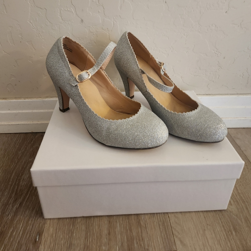 J Adams Mary Jane Kitten Heels Silver Glitter